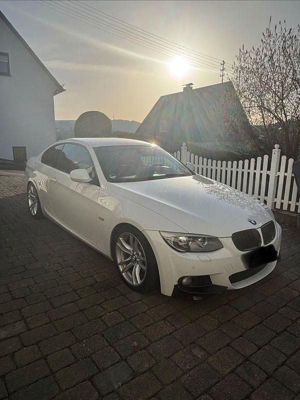 Gebraucht BMW 330 M Sport 245 PS (180 kW) 2011 Weiß Coupé