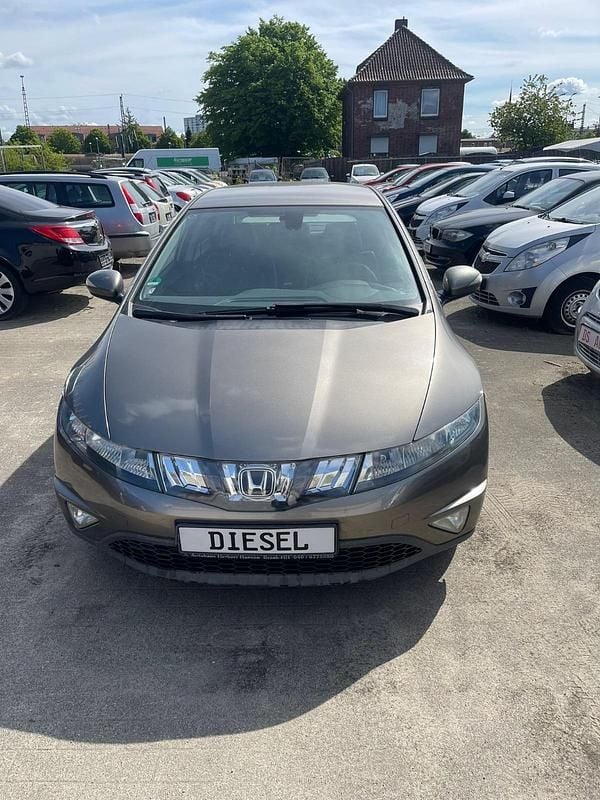 Grau Gebraucht 2008 Honda Civic Limousine | 3.999 € (Fairer Preis) - Bild 1/4