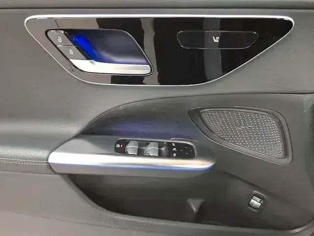 Gebraucht Mercedes C200 Avantgarde 163 PS (119 kW) 2022 Hightechsilber metallic Kombi