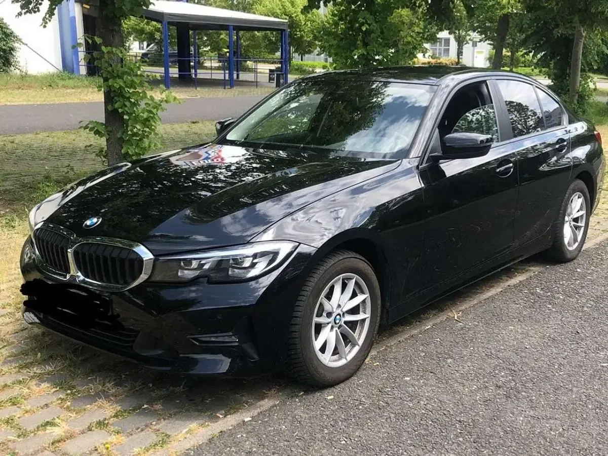 Gebraucht BMW 318 150 PS (110 kW) 2019 Schwarz Limousine