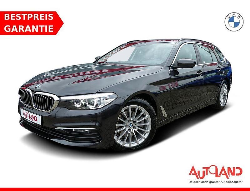 Grau Gebraucht 2020 BMW 520 Sport Line Kombi | 28.950 € (Fairer Preis) - Bild 1/4