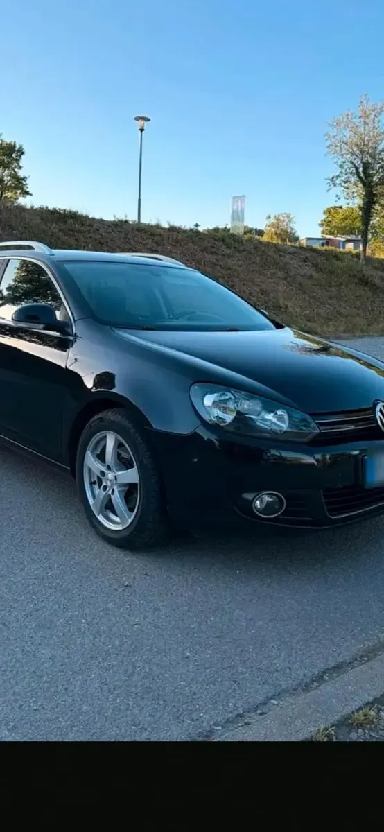 Gebraucht VW Golf VI 105 PS (77 kW) 2011 Schwarz Kleinwagen