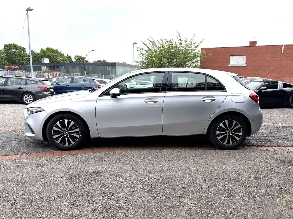 Gebraucht Mercedes A200 150 PS (110 kW) 2022 Silber Limousine