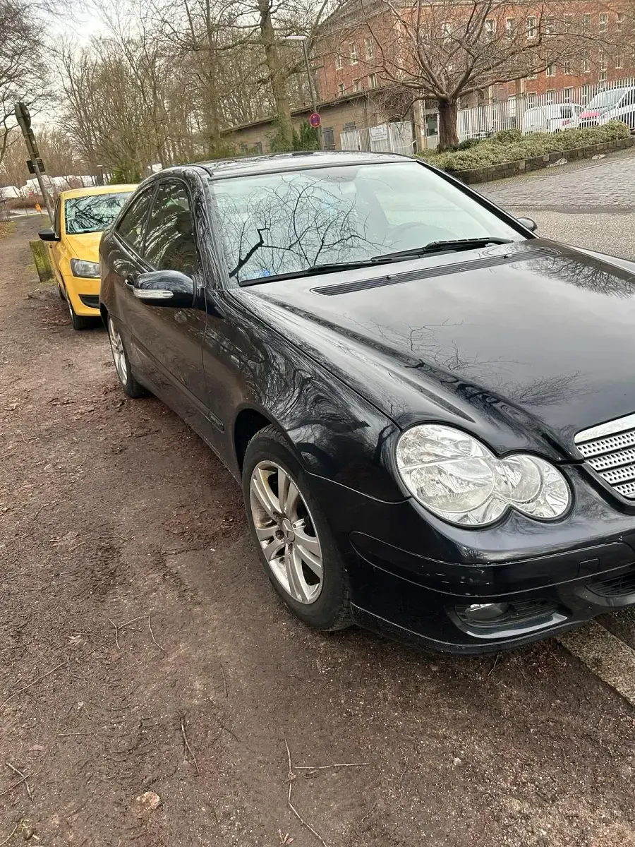 Gebraucht Mercedes C160 122 PS (89 kW) 2006 Schwarz Coupé