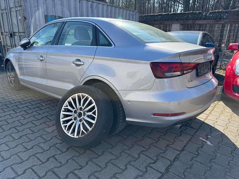 Gebraucht Audi A3 Ambiente 150 PS (110 kW) 2016 Silber Limousine