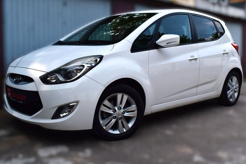 Weiß Gebraucht 2013 Hyundai ix20 Style Van / Kleinbus | 6.800 € (Fairer Preis) - Bild 1/4