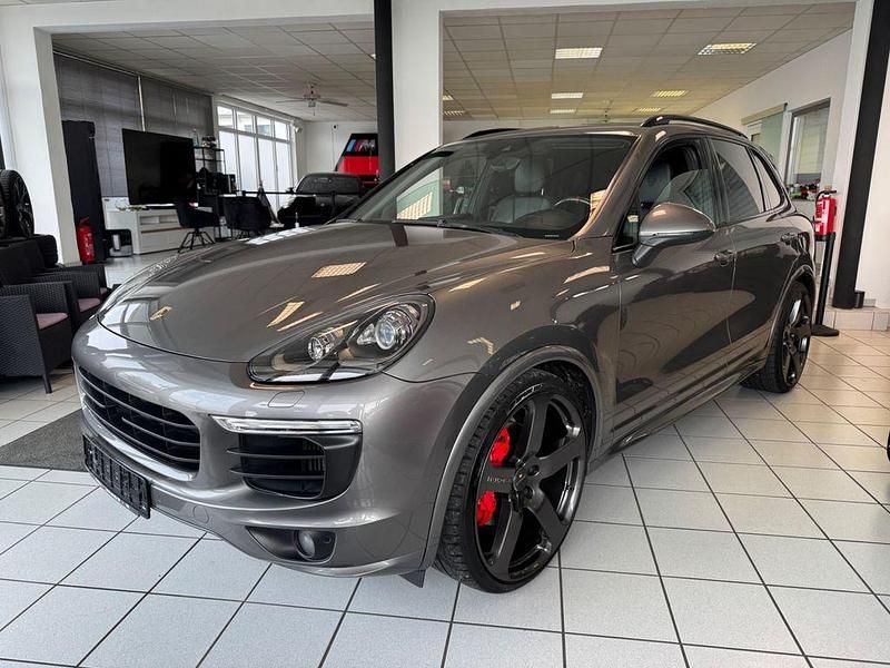 Grau Gebraucht 2015 Porsche Cayenne S SUV | 29.900 € (Fairer Preis) - Bild 1/4