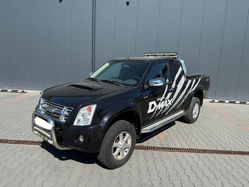 Käytetty Isuzu D-Max 136 HP (100 kW) 2010 Musta Nouto