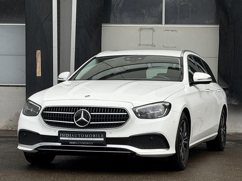Weiß Gebraucht 2023 Mercedes E200 Avantgarde Kombi | 18.970 € (Guter Preis) - Bild 1/4