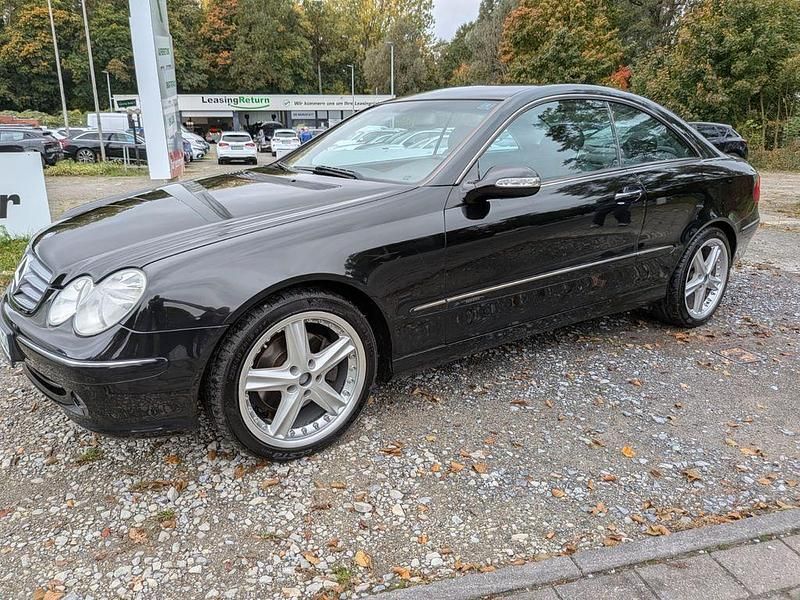 Schwarz Gebraucht 2002 Mercedes CLK240 Coupé | 3.995 € (Fairer Preis) - Bild 1/4