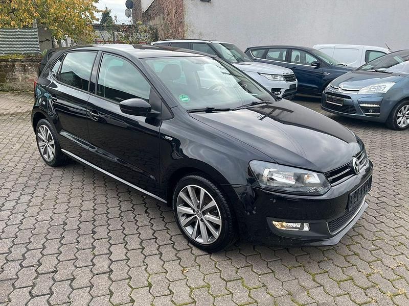 Schwarz Gebraucht 2013 VW Polo Life Limousine | 4.990 € (Fairer Preis) - Bild 1/4