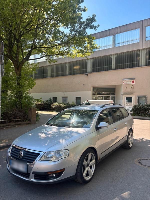 Usado VW Passat 140 HP (102 kW) 2010 Cinzento Sedan