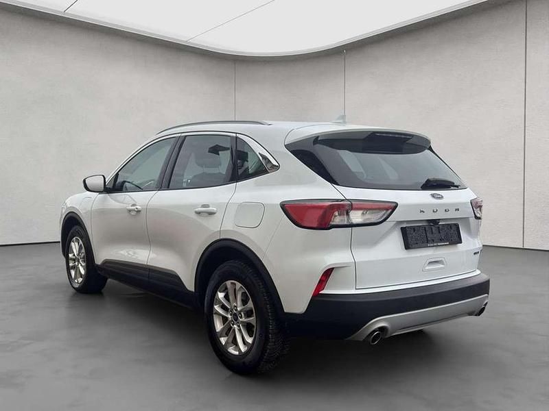 Gebraucht Ford Kuga Titanium 224 PS (164 kW) 2022 Weiß SUV