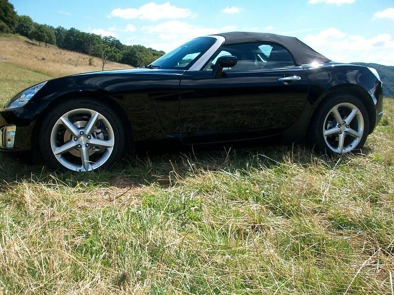 Second-hand Opel GT 303 CP (222 kW) 2010 Negru Cabrio