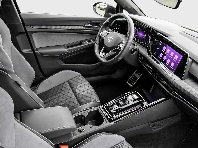 Gebraucht VW Golf VIII R-line 131 PS (96 kW) 2024 Grenadillschwarz metallic Limousine