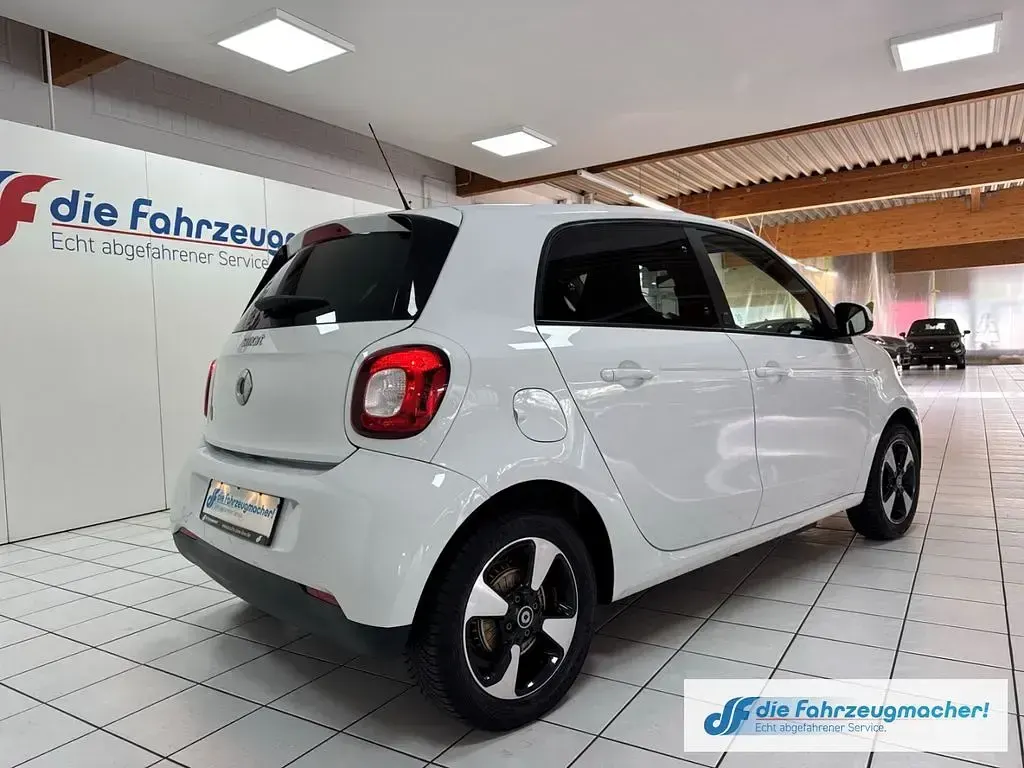 Gebraucht Smart ForFour Electric Drive 41 kW (56 PS) 2021 Weiß Limousine