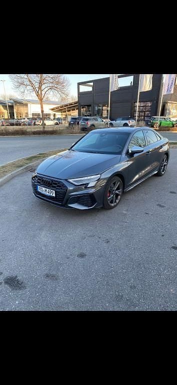 Grau Gebraucht 2021 Audi S3 Ambiente Limousine | 32.800 € (Fairer Preis) - Bild 1/4