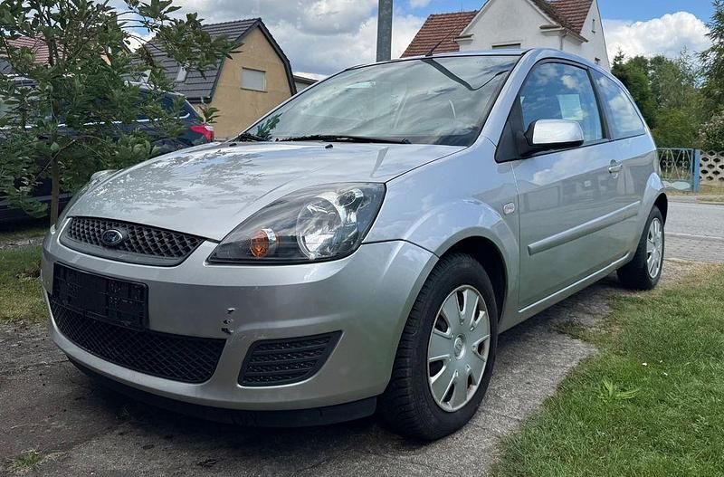 Gebraucht Ford Fiesta 69 PS (50 kW) 2007 Silber Kleinwagen