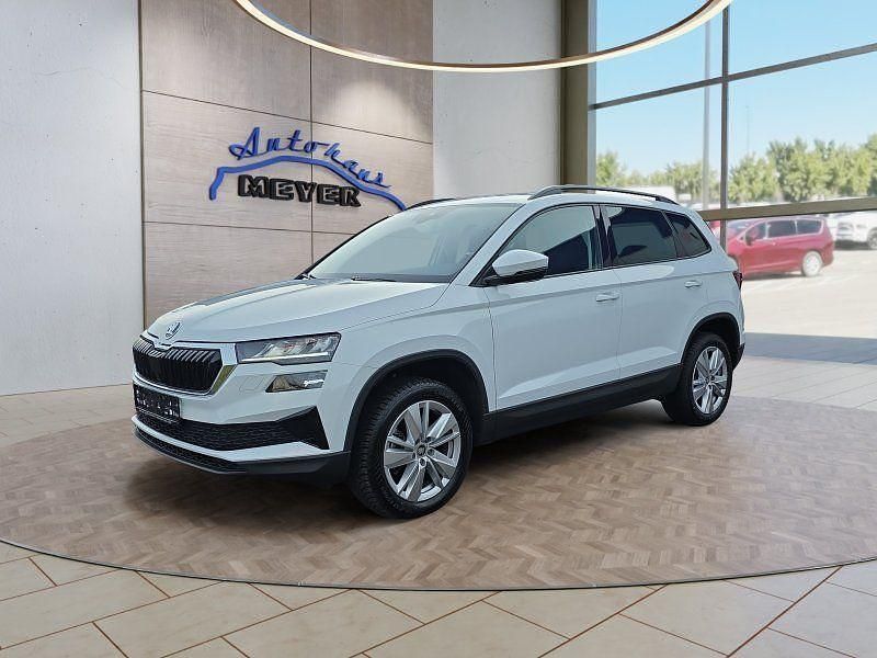 Moon weiß Gebraucht 2025 Skoda Karoq SUV | 24.910 € (Superpreis) - Bild 1/4