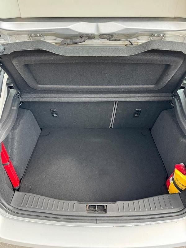 Gebraucht Ford Focus 95 PS (69 kW) 2014 Grau Kombi