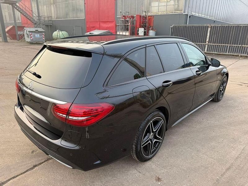 Gebraucht Mercedes C300e AMG line 194 PS (142 kW) 2019 Schwarz Limousine