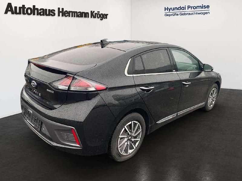 Gebraucht Hyundai Ioniq Style 100 kW (136 PS) 2021 Phantom black / mic Kleinwagen