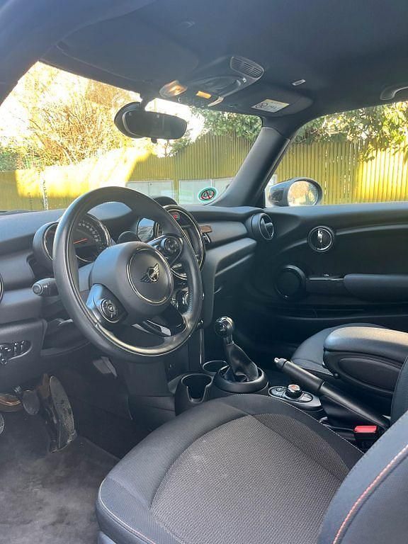 Gebraucht Mini ONE 102 PS (75 kW) 2021 Schwarz Kleinwagen