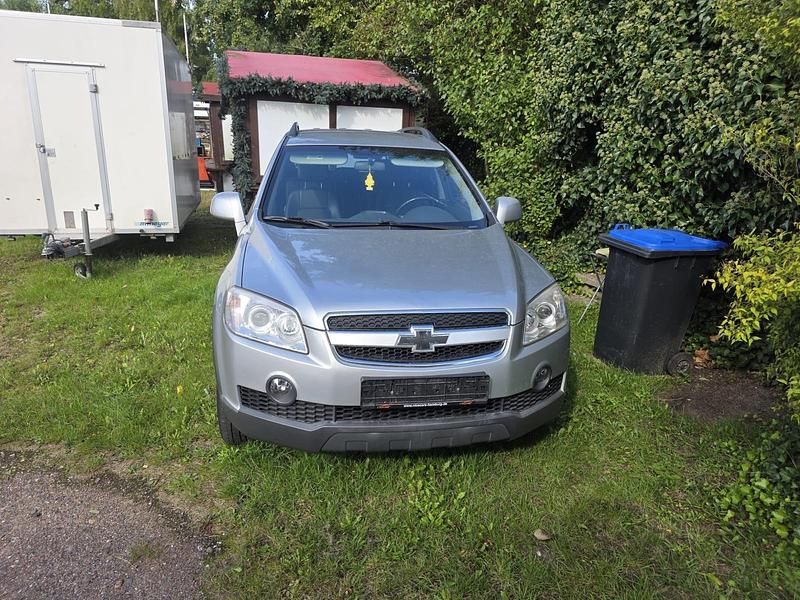 Silber Gebraucht 2010 Chevrolet Captiva SUV | 3.500 € (Fairer Preis) - Bild 1/4