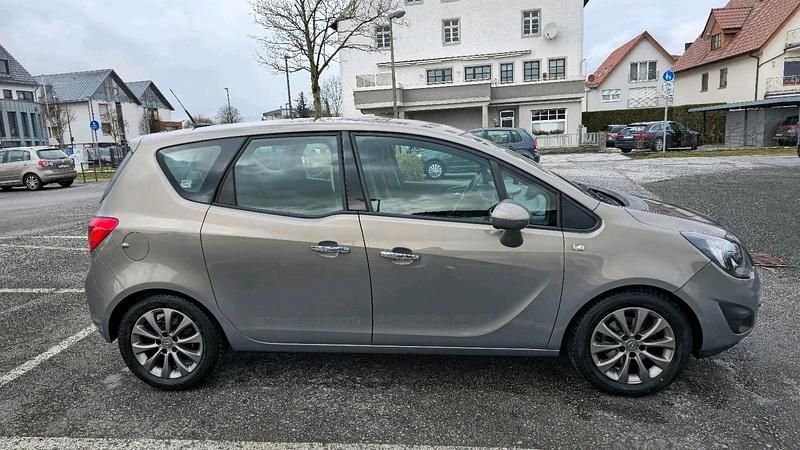Gebraucht Opel Meriva 140 PS (102 kW) 2010 Andere farben Van / Kleinbus