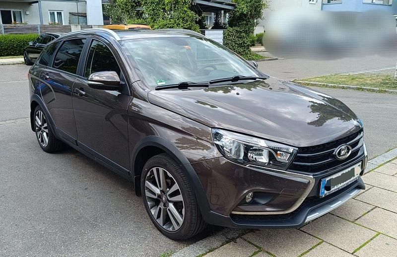 Gebraucht Lada Vesta 106 PS (77 kW) 2019 Braun Kombi