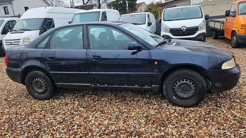 Gebraucht Audi A4 75 PS (55 kW) 2000 Blau Limousine