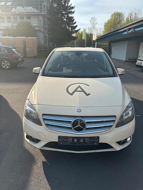 Gebraucht Mercedes B180 2014 Weiß Van / Kleinbus