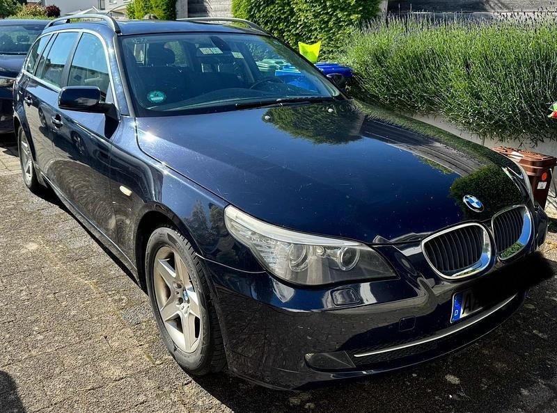 Blau Gebraucht 2009 BMW 520 Kombi | 3.900 € (Superpreis) - Bild 1/4
