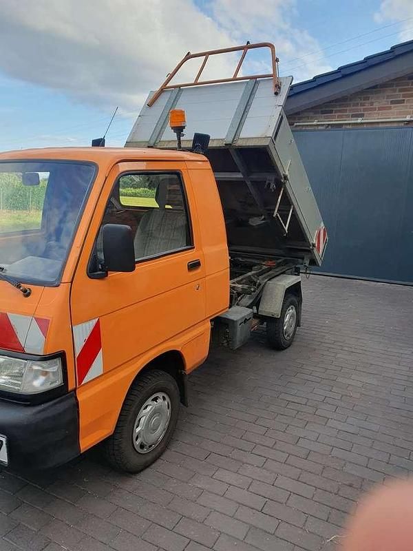 Orange Gebraucht 2009 Daihatsu Hijet Van / Kleinbus | 7.300 € - Bild 1/4