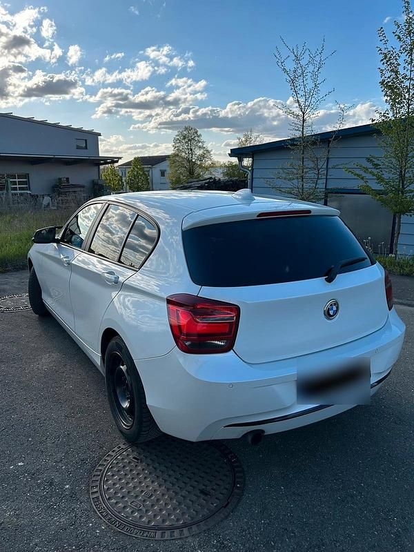 Gebraucht BMW 116 Sport Line 170 PS (125 kW) 2012 Weiß Kleinwagen