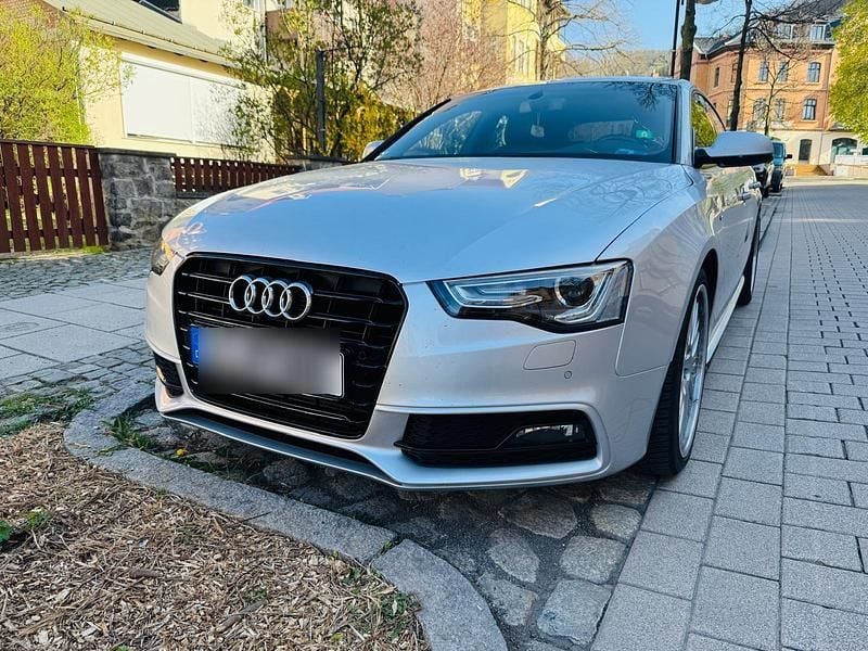 Silber Gebraucht 2015 Audi A5 S-Line Coupé | 10.900 € (Guter Preis) - Bild 1/4