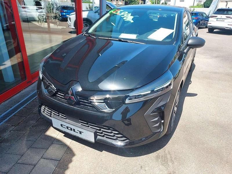 Gebraucht Mitsubishi Colt Basis 67 PS (49 kW) 2024 Schwarz Limousine