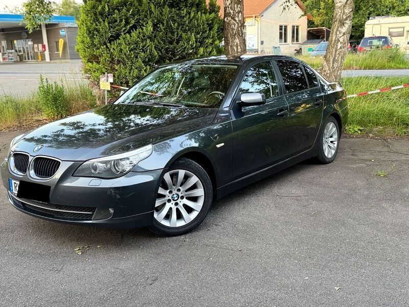 Grau Gebraucht 2009 BMW 520 Exclusive Limousine | 6.600 € (Fairer Preis) - Bild 1/4