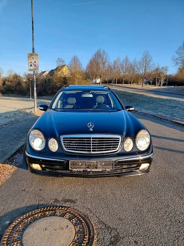 Schwarz Gebraucht 2005 Mercedes E280 Avantgarde Kombi | 1.900 € (Superpreis) - Bild 1/4