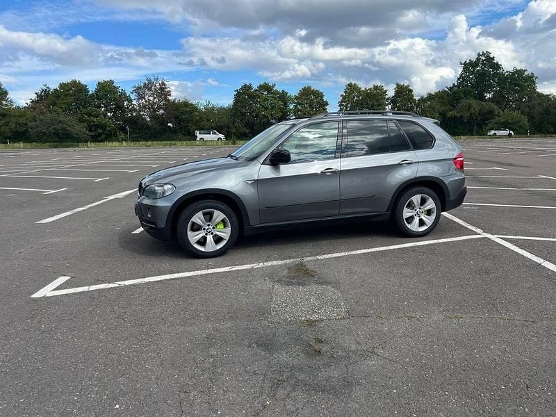 Grau Gebraucht 2009 BMW X5 Sport Line SUV | 8.499 € (Superpreis) - Bild 1/4