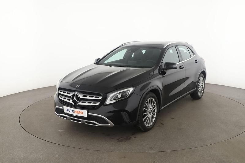 Schwarz Gebraucht 2019 Mercedes GLA180 Urban SUV | 19.770 € (Fairer Preis) - Bild 1/3