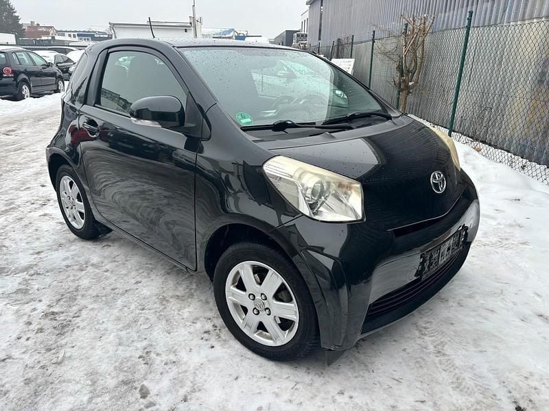 Gebraucht Toyota iQ 68 PS (50 kW) 2010 Schwarz Kleinwagen