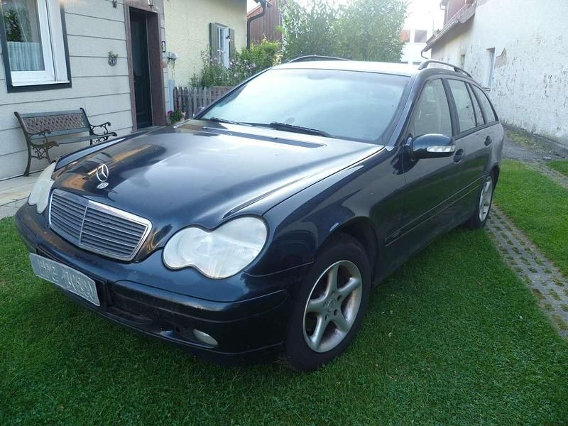 Gebraucht Mercedes C180 Classic 143 PS (105 kW) 2004 Schwarz Kombi