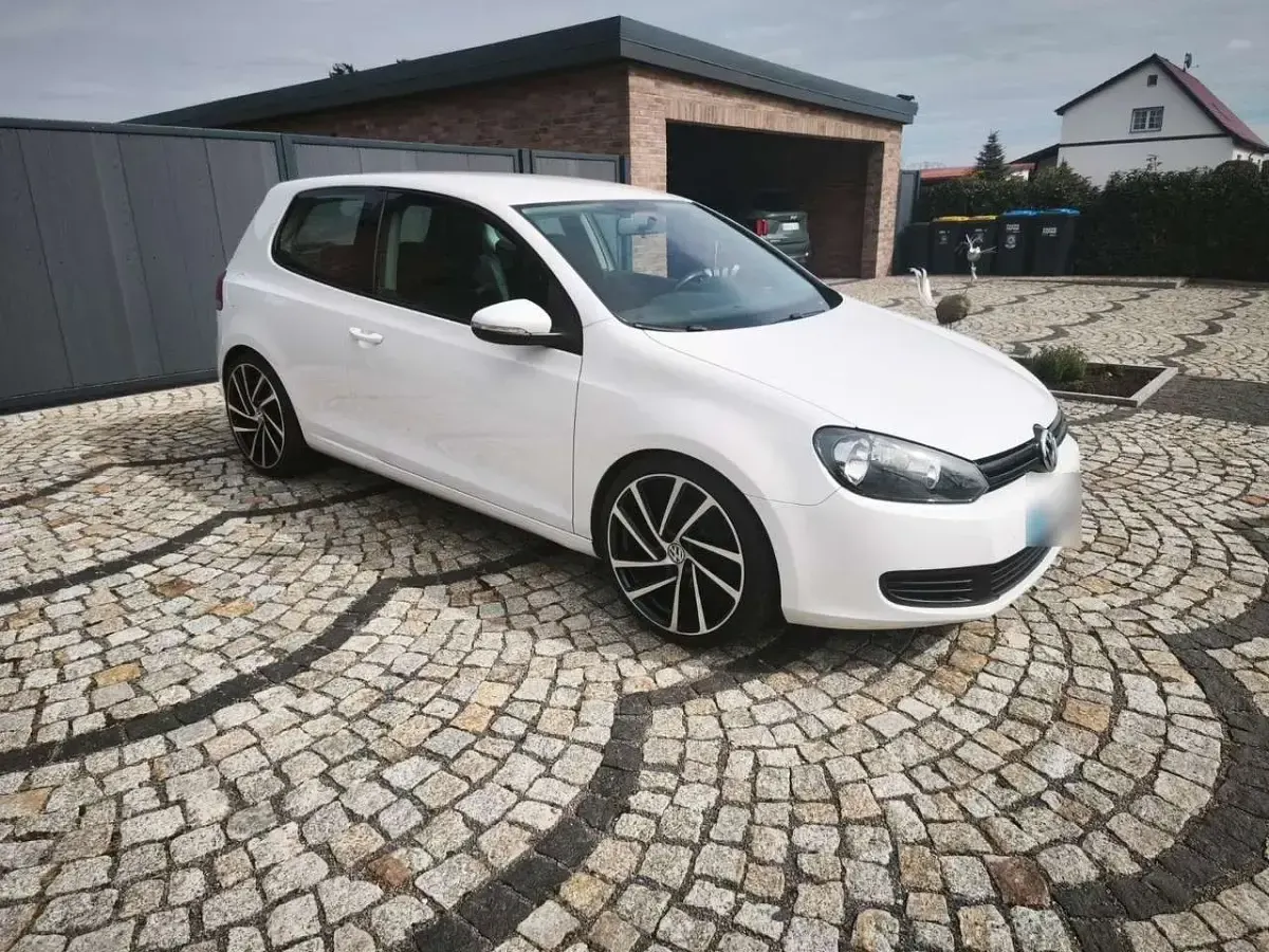 Second-hand VW Golf VI 110 CP (80 kW) 2009 Hatchback