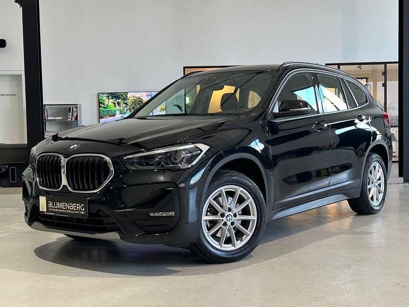 Schwarz Gebraucht 2022 BMW X1 Advantage SUV | 18.980 € (Guter Preis) - Bild 1/4