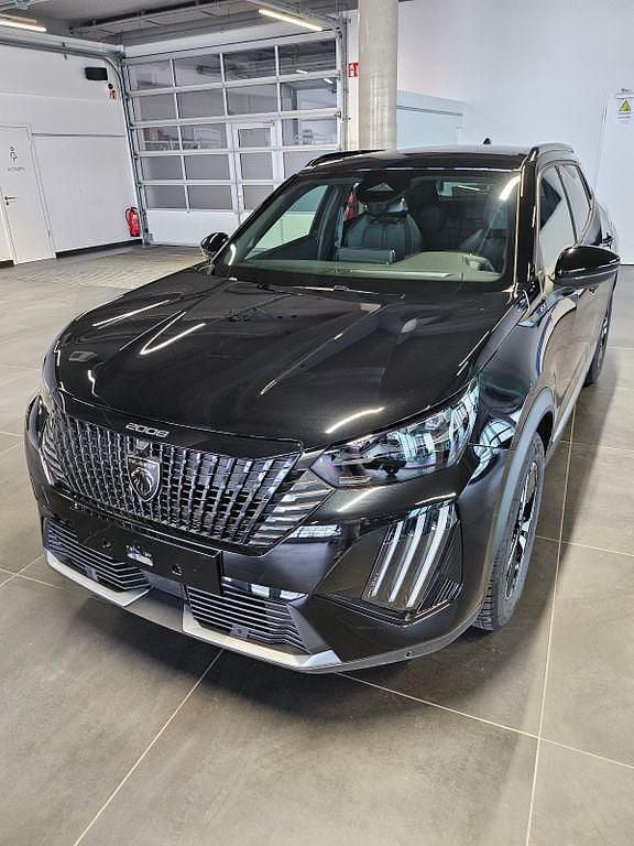 Neu Peugeot 2008 GT 136 PS (100 kW) 2025 Schwarz SUV