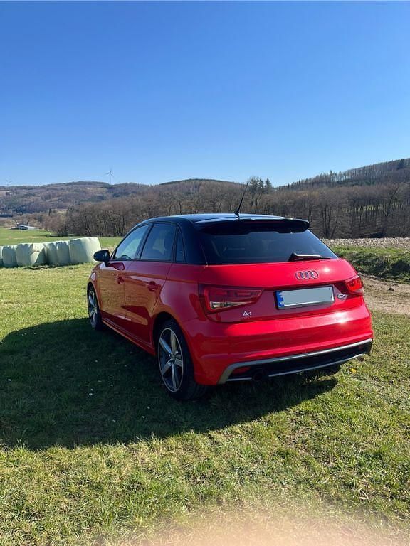 Gebraucht Audi A1 Sportback Exclusive 86 PS (63 kW) 2015 Rot Kleinwagen