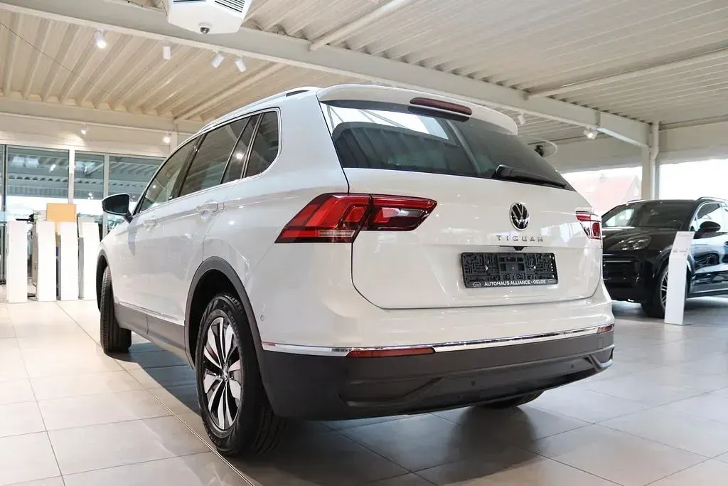 Gebraucht VW Tiguan Move 150 PS (110 kW) 2024 Weiß SUV