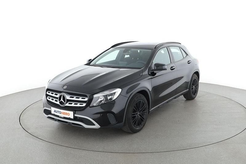 Schwarz Gebraucht 2018 Mercedes GLA180 SUV | 18.760 € (Fairer Preis) - Bild 1/3