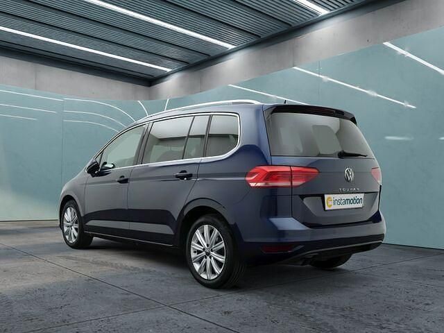Gebraucht VW Touran Highline 150 PS (110 kW) 2024 Blau Van / Kleinbus